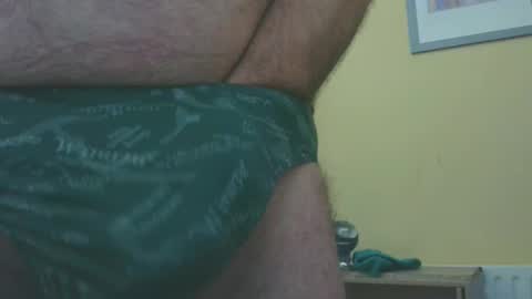 Snapshot of moth12 chatting on 12/23/24, 03:33 moth12 online show from 12/23/24, 03:33