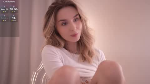 Snapshot of motherlode_ chatting on 10/27/25, 03:49 MIRA online show from 10/27/25, 03:49