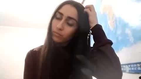 Snapshot of mozellesoomaroo chatting on 11/24/25, 07:13 Karla online show from 11/24/25, 07:13