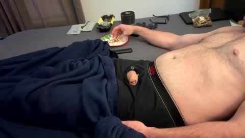 Snapshot of mps908 chatting on 12/20/25, 08:05 Sequoia-Cocked Hombre de Sur online show from 12/20/25, 08:05