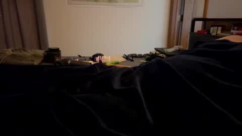 Snapshot of mps908 chatting on 01/18/26, 04:33 Sequoia-Cocked Hombre de Sur online show from 01/18/26, 04:33