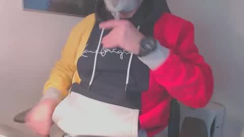 mr_boombastic2021 online show from 01/02/25, 10:48