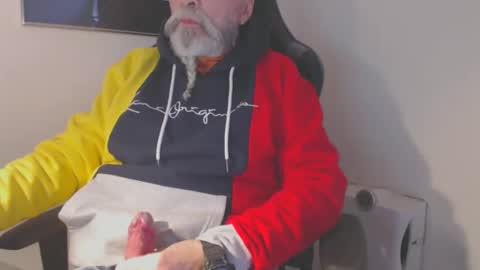 mr_boombastic2021 online show from 01/03/25, 11:25