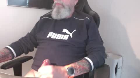 mr_boombastic2021 online show from 09/19/25, 09:43