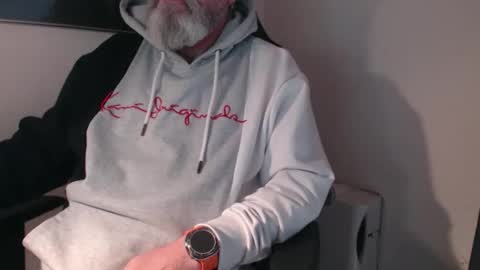 mr_boombastic2021 online show from 11/15/25, 10:01