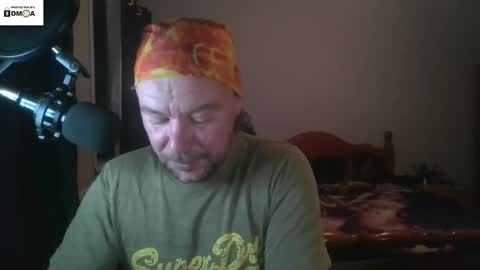 mr_i_ online show from 10/20/25, 06:41