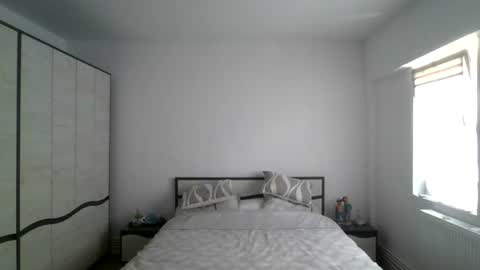 Snapshot of mr_i_ chatting on 06/29/26, 10:37 mr_i_ online show from 06/29/26, 10:37
