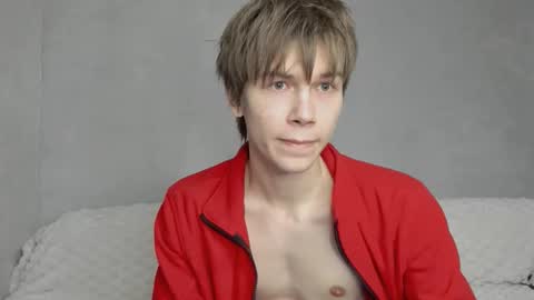 Snapshot of mr_makentoshi chatting on 12/21/25, 08:32 Makentoshi online show from 12/21/25, 08:32