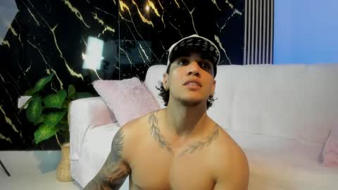 Snapshot of mr_maximo chatting on 04/28/26, 05:45 mr_maximo online show from 04/28/26, 05:45