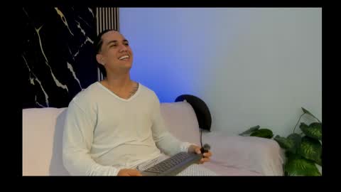 Snapshot of mr_maximo chatting on 05/01/26, 05:45 mr_maximo online show from 05/01/26, 05:45
