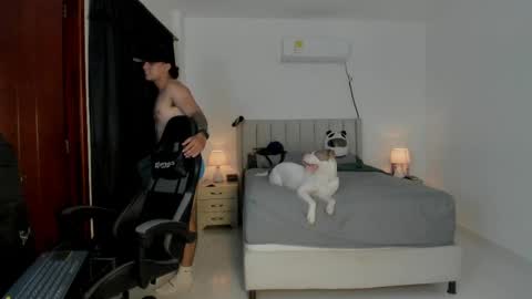 Snapshot of mr_maximo chatting on 05/14/26, 05:03 mr_maximo online show from 05/14/26, 05:03