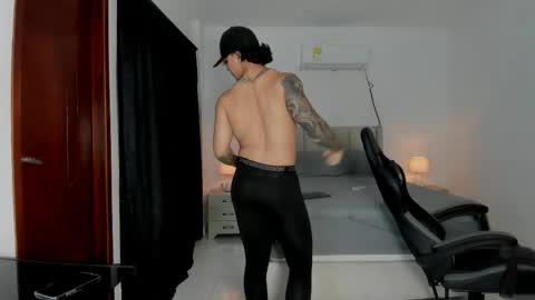 Snapshot of mr_maximo chatting on 05/16/26, 05:26 mr_maximo online show from 05/16/26, 05:26