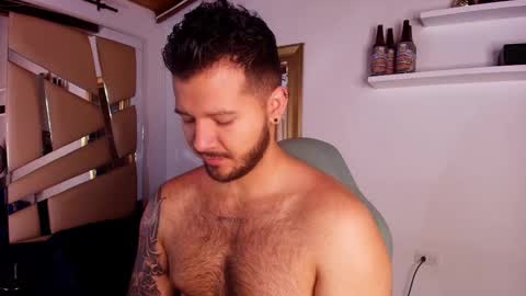 MIKEE online show from 10/11/25, 03:06