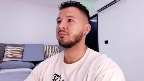 MIKEE online show from 11/14/25, 03:05