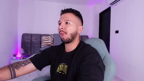 MIKEE online show from 11/19/25, 03:06