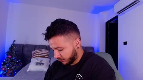 MIKEE online show from 11/30/25, 03:10