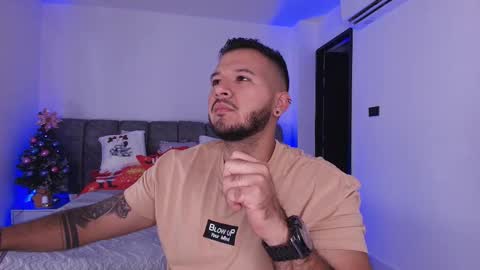 MIKEE online show from 12/23/25, 03:04