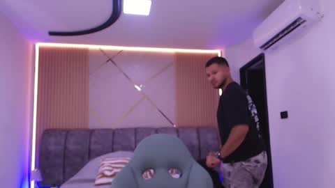 MIKEE online show from 02/18/26, 03:02