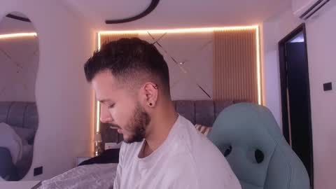 MIKEE online show from 03/24/26, 03:11