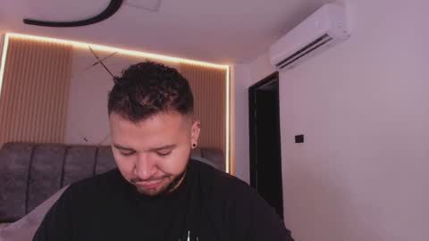 MIKEE online show from 03/31/26, 03:08