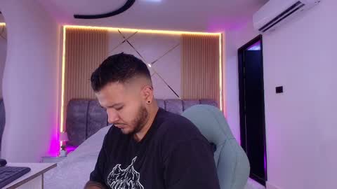 MIKEE online show from 04/08/26, 03:06