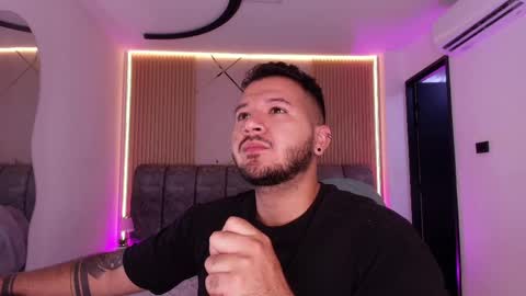 MIKEE online show from 04/15/26, 03:13