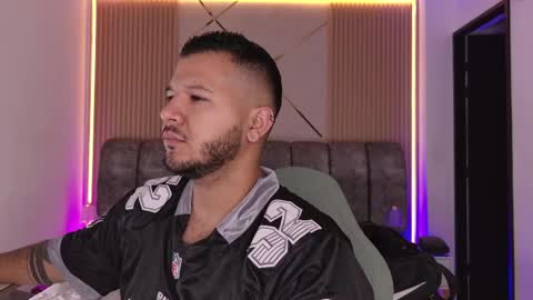 MIKEE online show from 05/28/26, 03:04