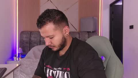 MIKEE online show from 06/06/26, 03:11