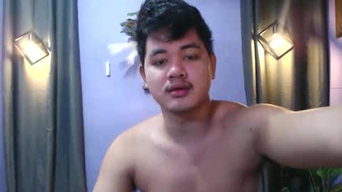 Snapshot of mr_olivercummerx chatting on 10/16/25, 02:12 mr_olivercummerx online show from 10/16/25, 02:12