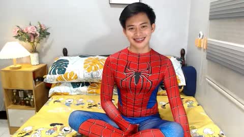 Snapshot of mr_squidcock chatting on 10/30/25, 07:10 KYLE online show from 10/30/25, 07:10