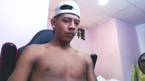 mr_stiven_ online show from 01/05/25, 08:22