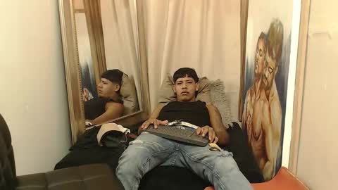 mr_stiven_ online show from 11/12/25, 05:41