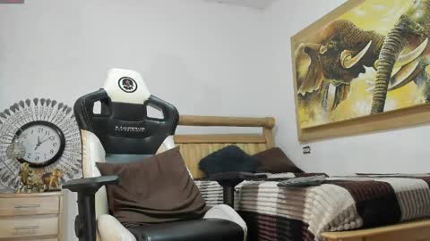 mr_stiven_ online show from 05/25/26, 04:18