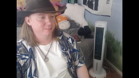 Snapshot of mr_strawberry chatting on 03/27/26, 07:02 mr_strawberry online show from 03/27/26, 07:02
