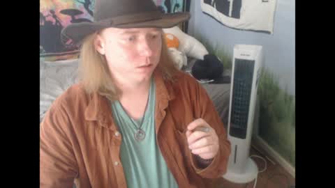 Snapshot of mr_strawberry chatting on 03/28/26, 06:18 mr_strawberry online show from 03/28/26, 06:18