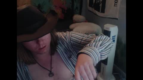 Snapshot of mr_strawberry chatting on 04/04/26, 02:21 mr_strawberry online show from 04/04/26, 02:21