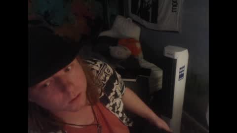 Snapshot of mr_strawberry chatting on 04/23/26, 01:29 mr_strawberry online show from 04/23/26, 01:29