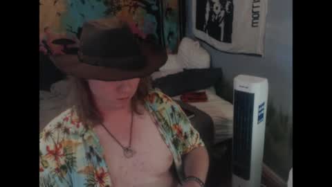 Snapshot of mr_strawberry chatting on 04/27/26, 03:10 mr_strawberry online show from 04/27/26, 03:10