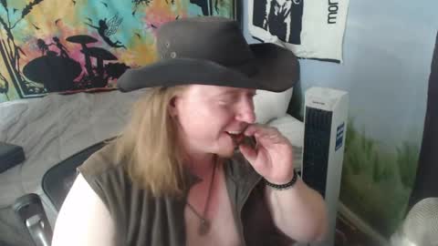 Snapshot of mr_strawberry chatting on 05/26/26, 03:08 mr_strawberry online show from 05/26/26, 03:08