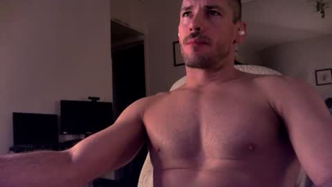 Snapshot of mr_th0m chatting on 06/18/26, 04:46 Thomas A. online show from 06/18/26, 04:46