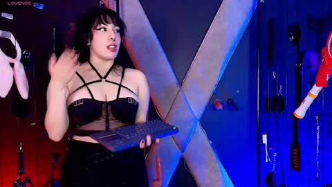 Snapshot of mranii_queen_bdsm_ chatting on 12/04/25, 03:49 mranii_queen_bdsm_ online show from 12/04/25, 03:49