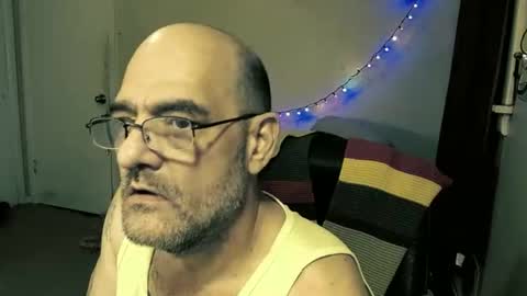 Snapshot of mrbiggintx chatting on 02/18/26, 08:21 mrbiggintx online show from 02/18/26, 08:21