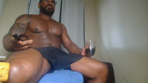 Snapshot of mrbrown_strong chatting on 07/08/26, 12:09 mr brown online show from 07/08/26, 12:09