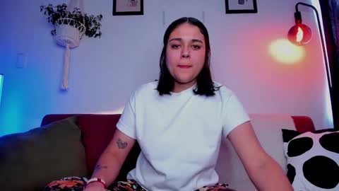 Laura online show from 11/21/25, 04:27