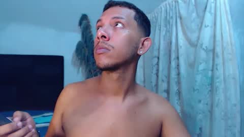 Snapshot of mrchrisdaniel chatting on 04/21/26, 01:39 Christtofer online show from 04/21/26, 01:39