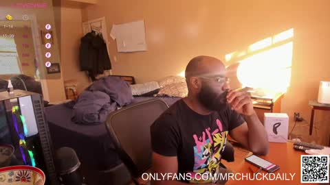 Snapshot of mrchuckdailyxxx chatting on 12/14/24, 07:36 Chuck Daily online show from 12/14/24, 07:36