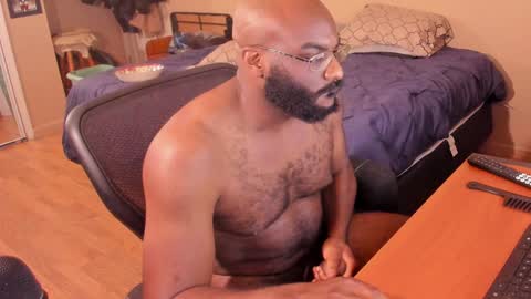 Snapshot of mrchuckdailyxxx chatting on 12/18/24, 01:37 Chuck Daily online show from 12/18/24, 01:37