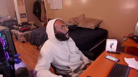 Snapshot of mrchuckdailyxxx chatting on 12/21/24, 05:25 Chuck Daily online show from 12/21/24, 05:25