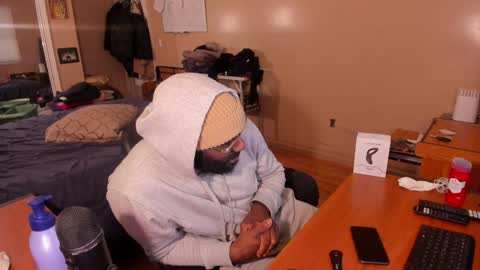 Snapshot of mrchuckdailyxxx chatting on 12/22/24, 09:31 Chuck Daily online show from 12/22/24, 09:31