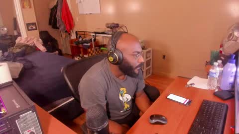 Snapshot of mrchuckdailyxxx chatting on 01/11/25, 10:29 Chuck Daily online show from 01/11/25, 10:29